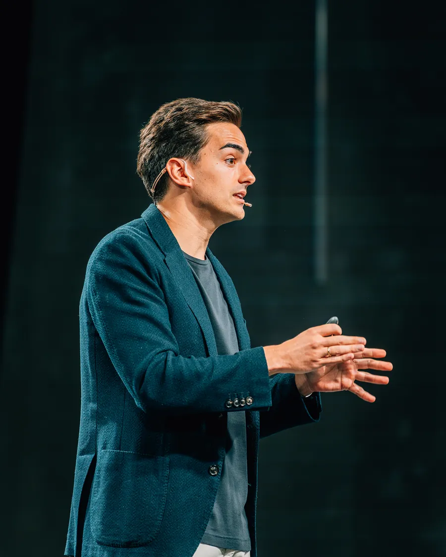 Portrait of Javi Linares